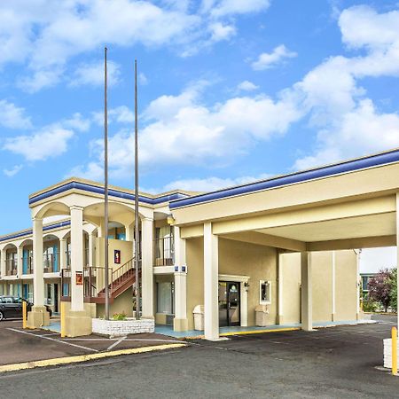 Days Inn By Wyndham Ashland Esterno foto