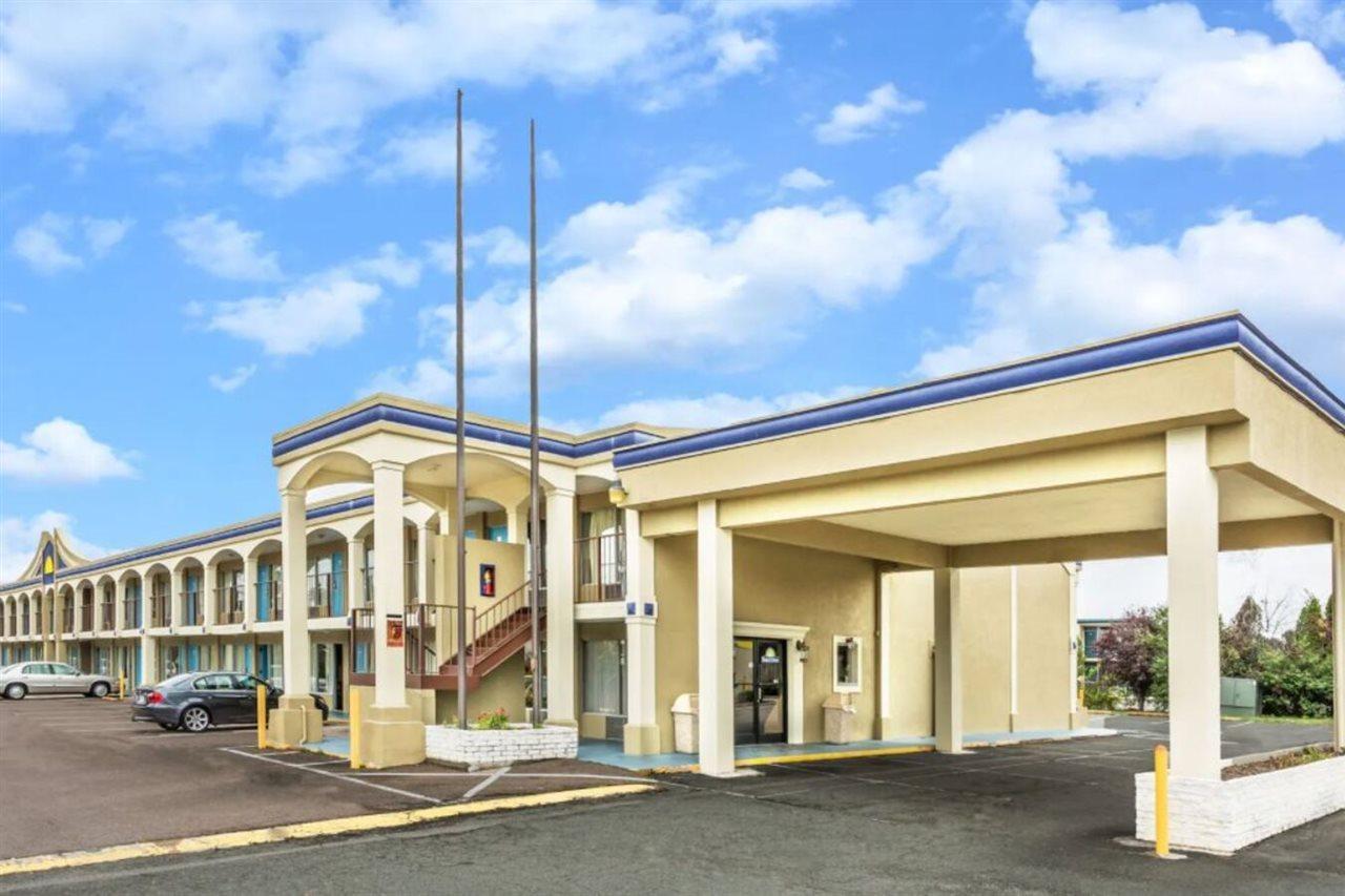 Days Inn By Wyndham Ashland Esterno foto