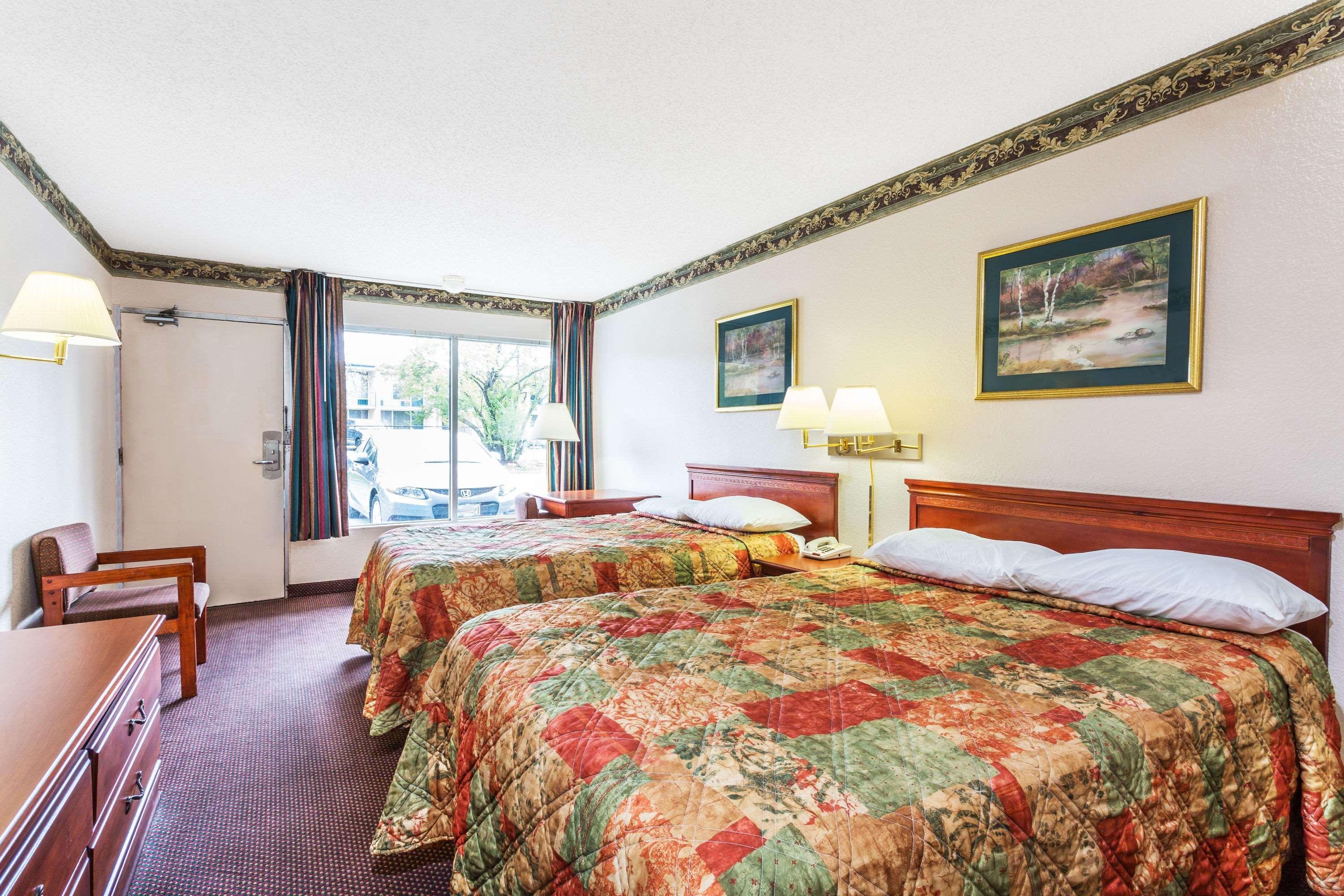 Days Inn By Wyndham Ashland Esterno foto